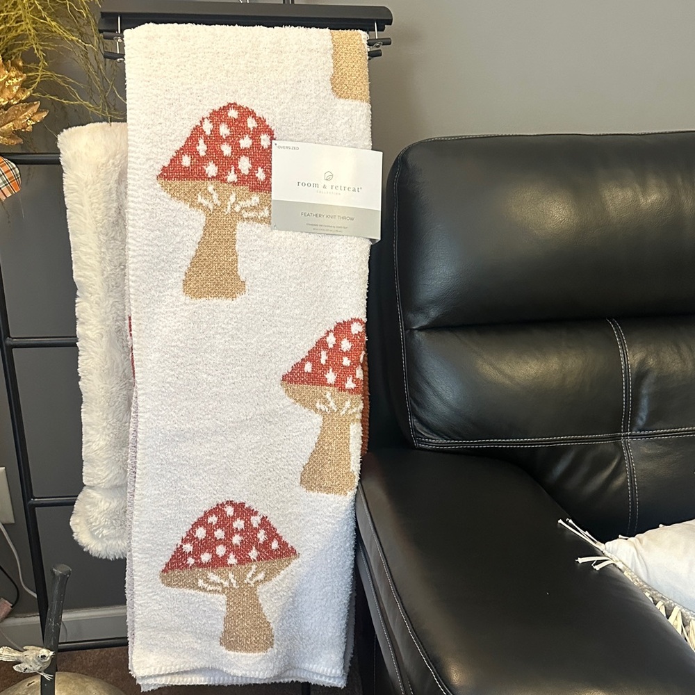 Mushroom Patterned White, Orange and gold colorThrow Blanket